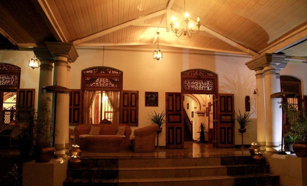 Hotel Manor House Embulpure Exterior foto