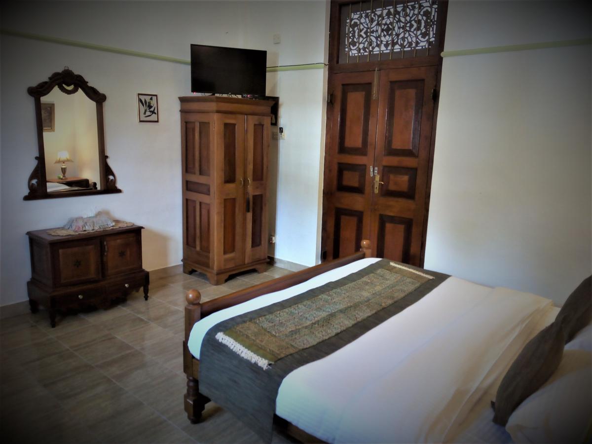 Hotel Manor House Embulpure Exterior foto