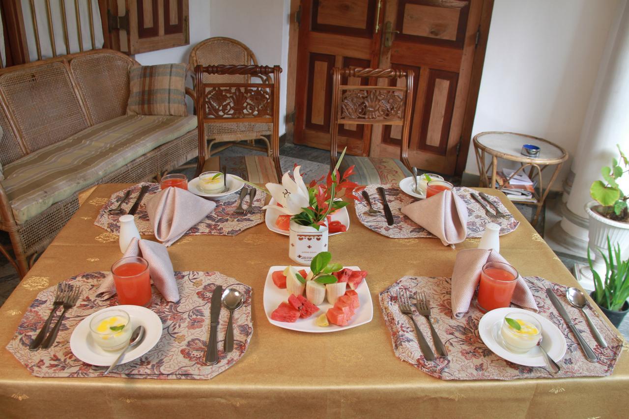 Hotel Manor House Embulpure Exterior foto
