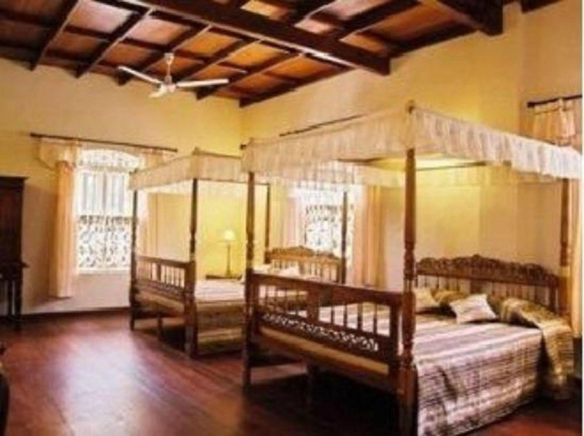 Hotel Manor House Embulpure Exterior foto