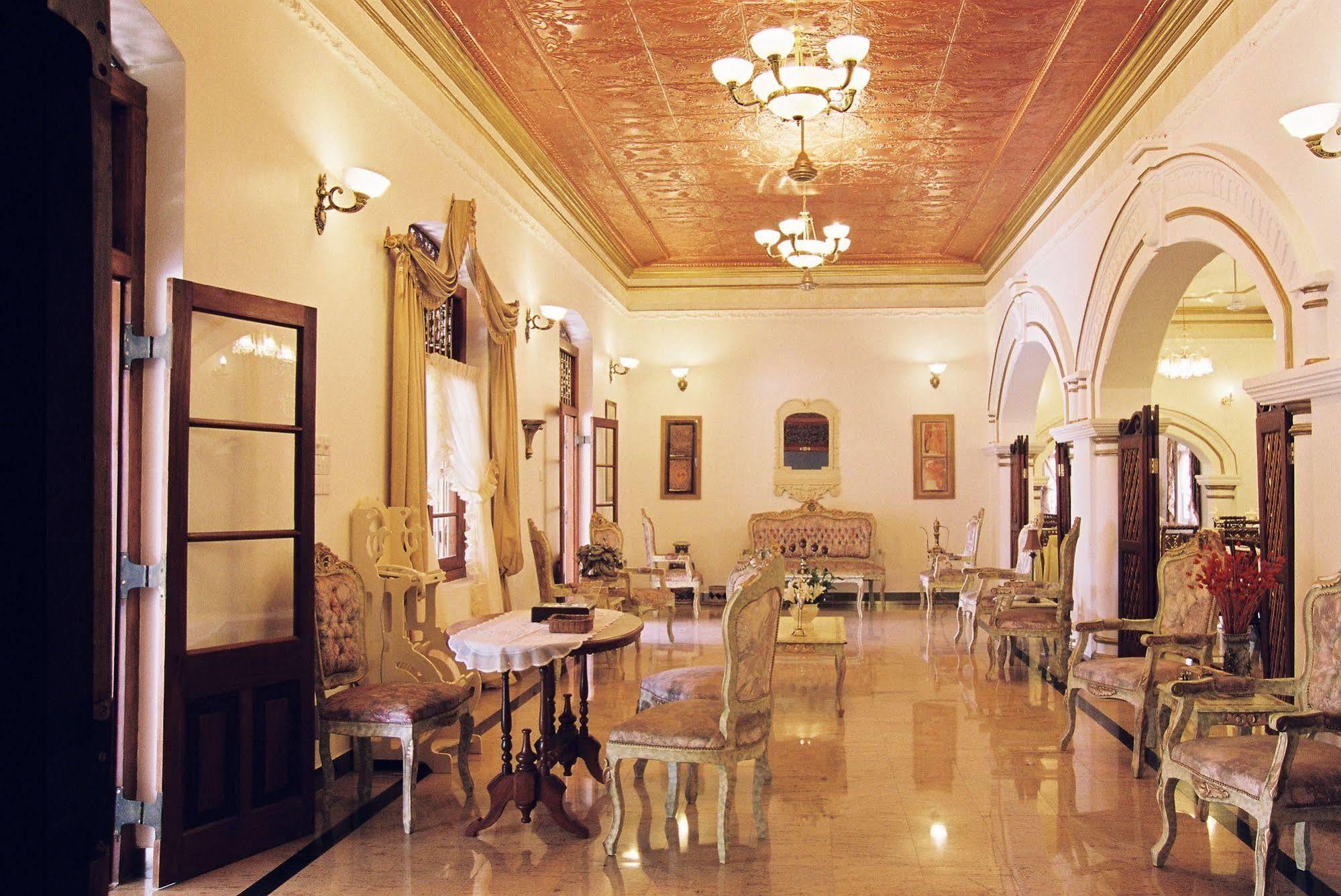 Hotel Manor House Embulpure Exterior foto