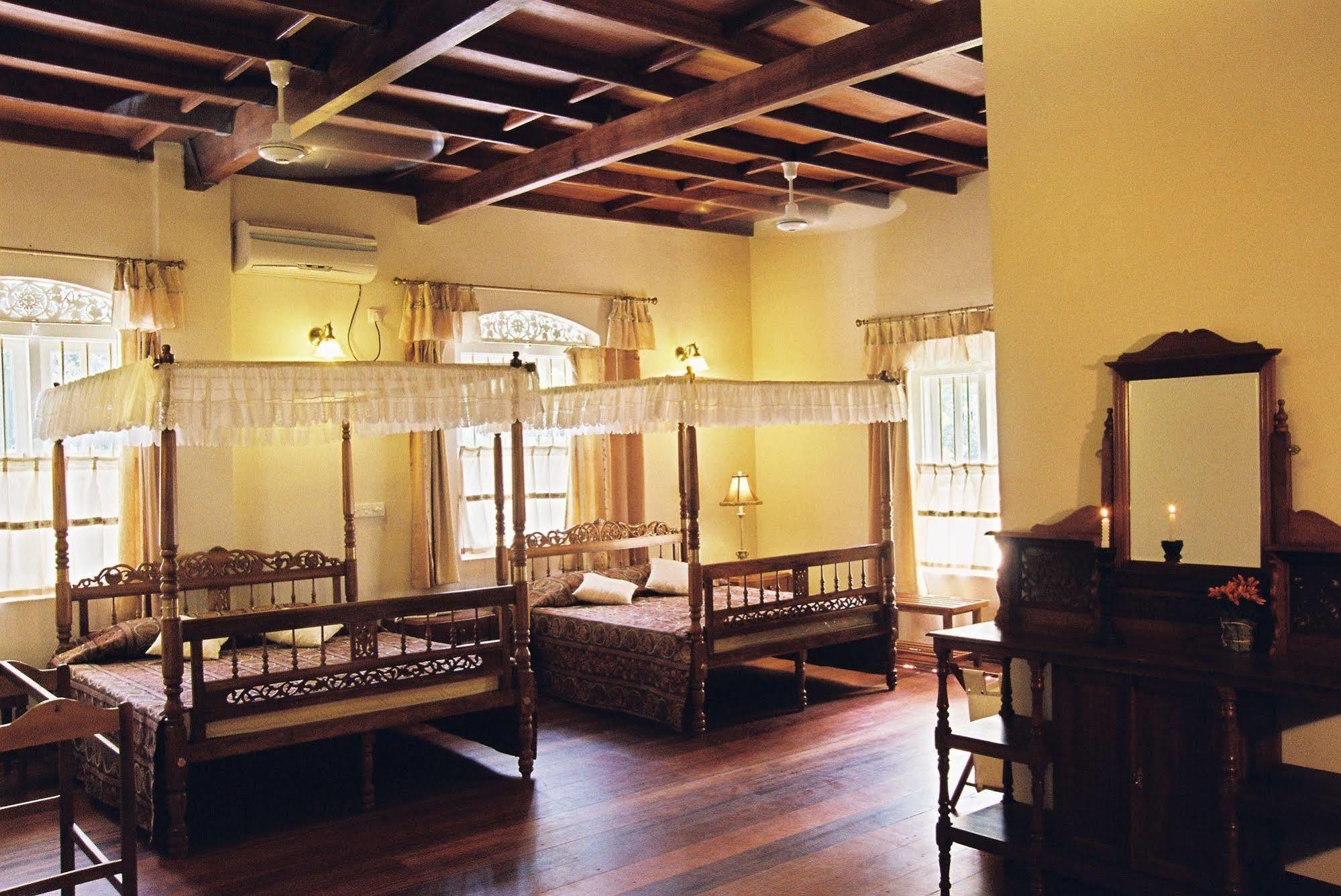 Hotel Manor House Embulpure Exterior foto