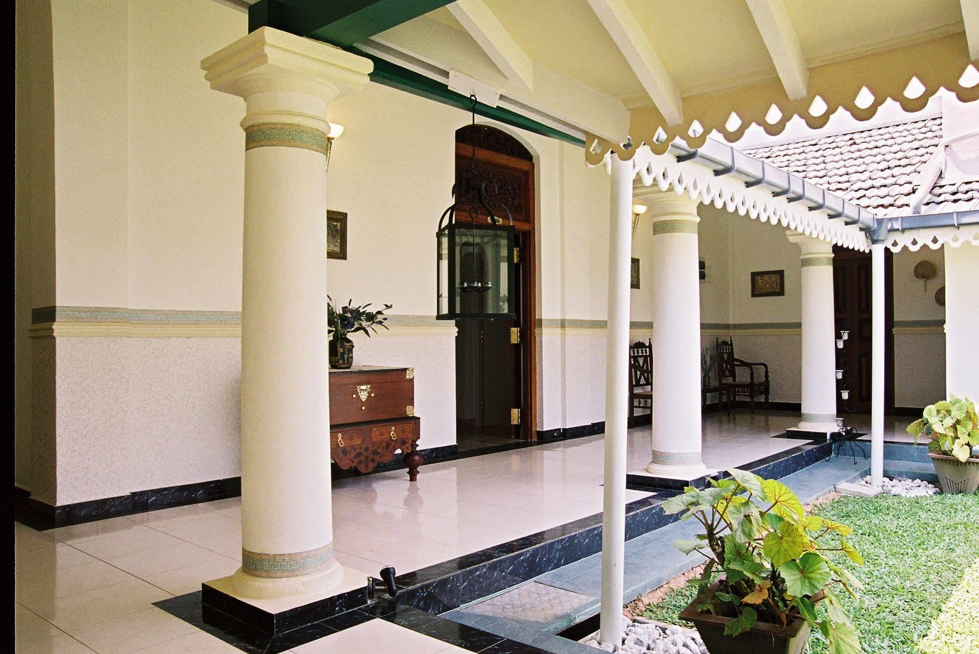 Hotel Manor House Embulpure Exterior foto