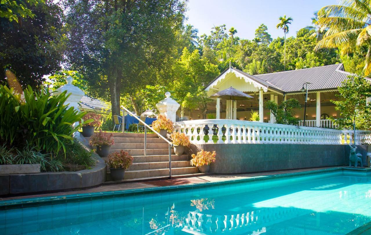 Hotel Manor House Embulpure Exterior foto
