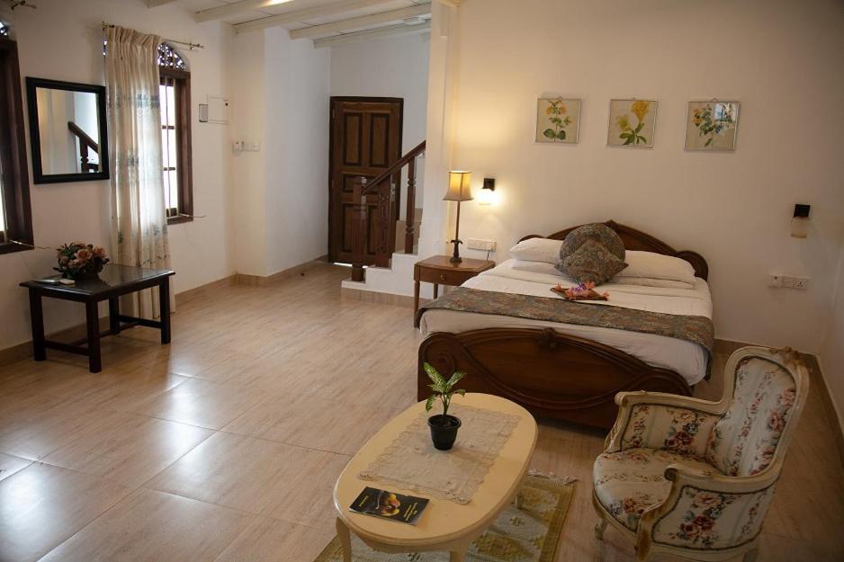 Hotel Manor House Embulpure Exterior foto